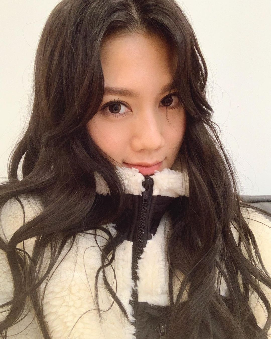 當年娜姐仍是當?模時,也曾染過一頭金毛髮色,就如日本澀谷系辣妹般,搶眼的MK 造型成功吸引觀眾的眼球