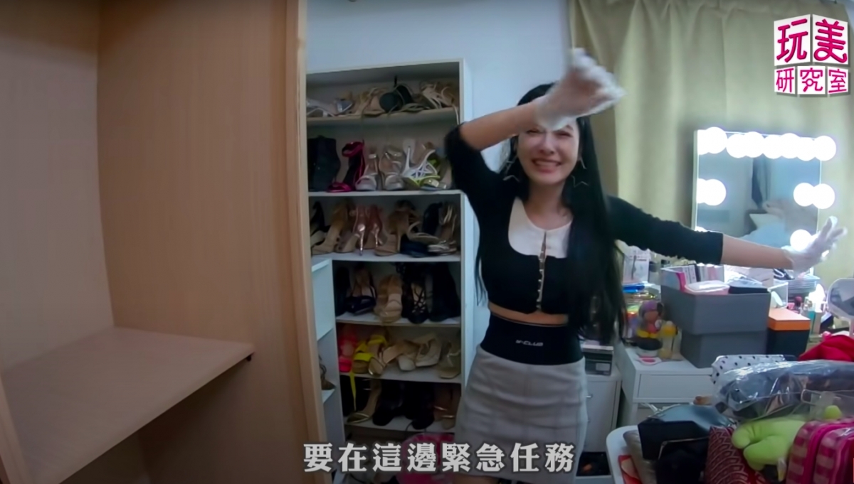 收納達人和主持人開始幫她大改造時,發現了5大問題,只要把以下的方法都學起來,就可以把雜物都收納好,改善空間不足的問題!大家趁著新年前,邊看邊大掃除一下房間吧!