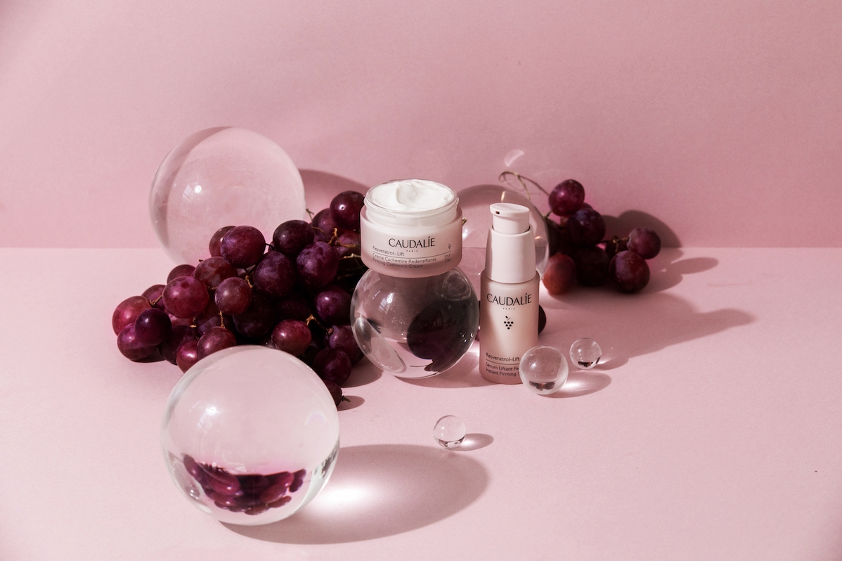 【敏感肌護膚品推介2021】Caudalie的白藜蘆醇提昇緊緻系列在今年初推出了全新升級配方,結合三大抗衰老成分,能激活5倍膠原蛋白的自生力和2倍透明質酸自生力