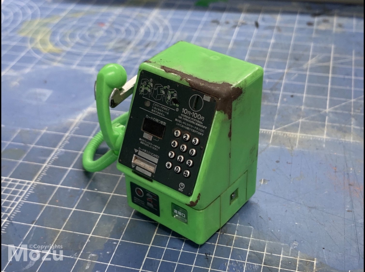 Mozu房間裏的物件都是精心製作的,從設計,再搜索不同的素材來塑型,再上色,繼而打造可愛迷你版的家居小物~