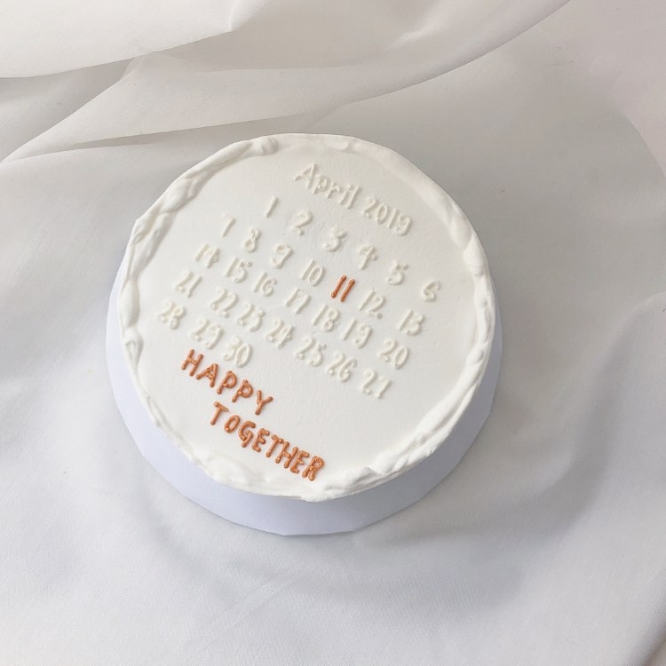 近日一間位於美國LA的韓式蛋糕店Mackerel Cake就推出了一款頗為罕見的「日曆蛋糕」