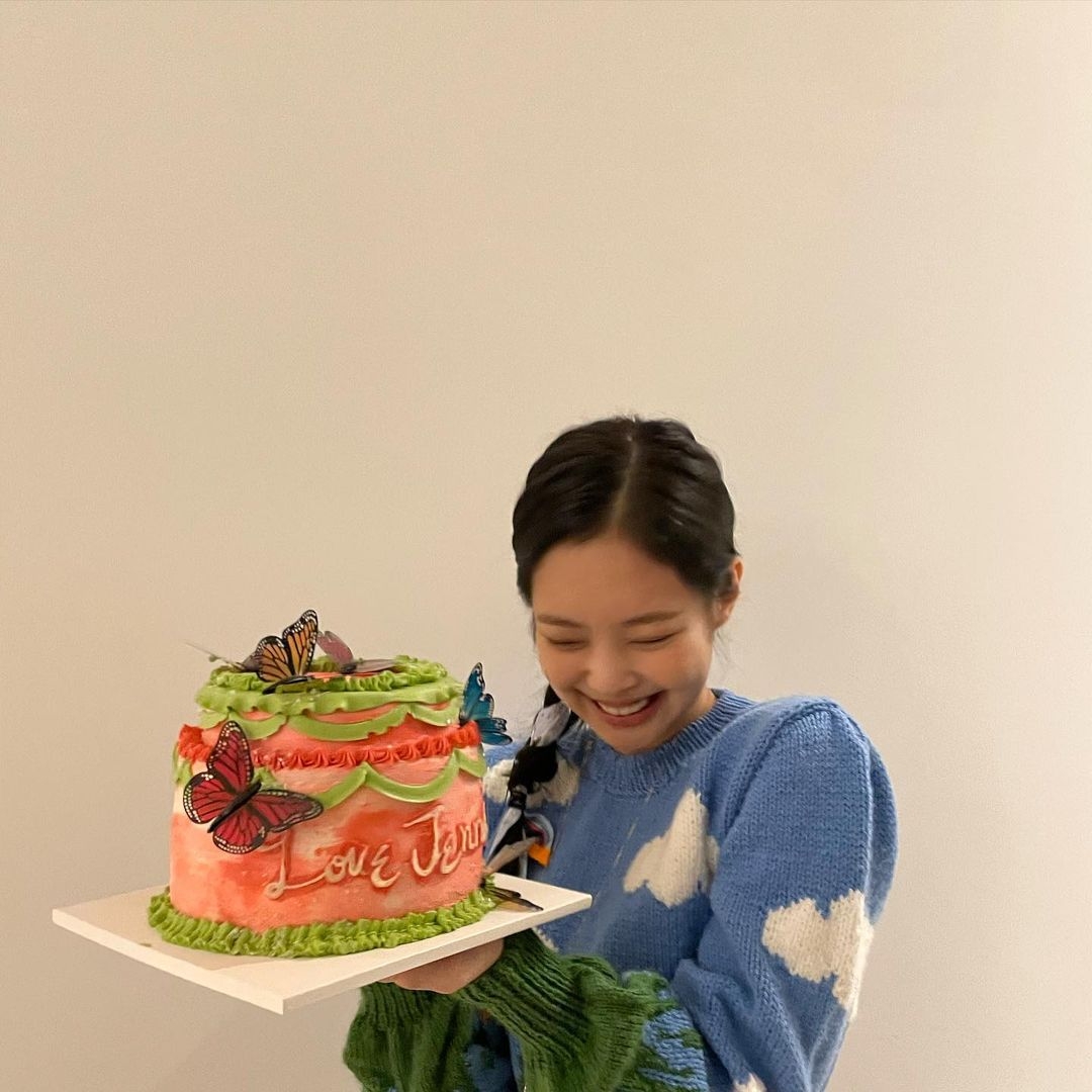 Top more than 66 jisoo birthday cake super hot - in.daotaonec
