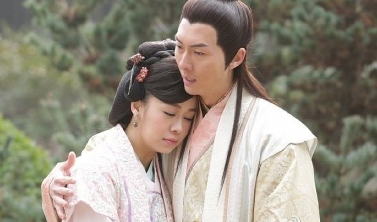 王浩信與黃心穎合拍劇集《東坡家事》時被指經常出雙入對,自2019年「安心事件」發生後,不久網上卻瘋傳了疑似TVB幕後工作人員聲帶