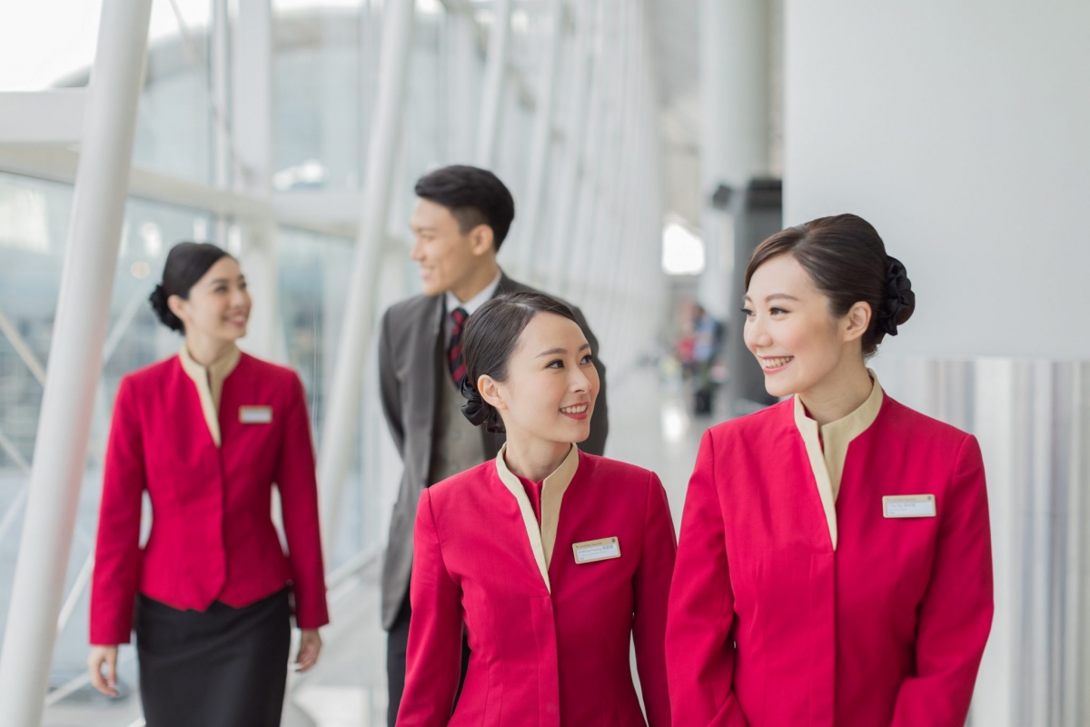前國泰空姐「仔仔」已表明要離去,怎料最後被其中一位富豪「C先生」恐嚇