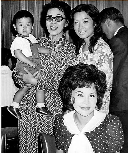 原來夏蕙姨後生時一樣省鏡