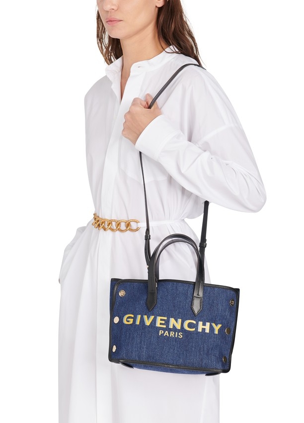 GIVENCHY Bond mini shopping bag HK$9,990