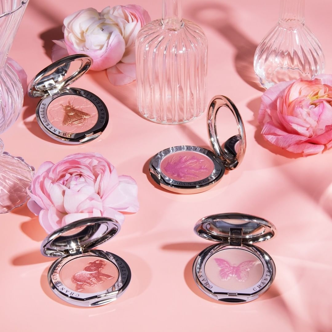 盤點4款夢幻「浮雕胭脂」,innisfree山茶花、Ladurée玫瑰腮紅美得令人窒息!