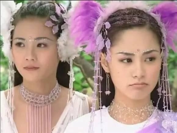 其實當年20出頭的Twins扮演仙女的角色時,真的令人眼前一亮!