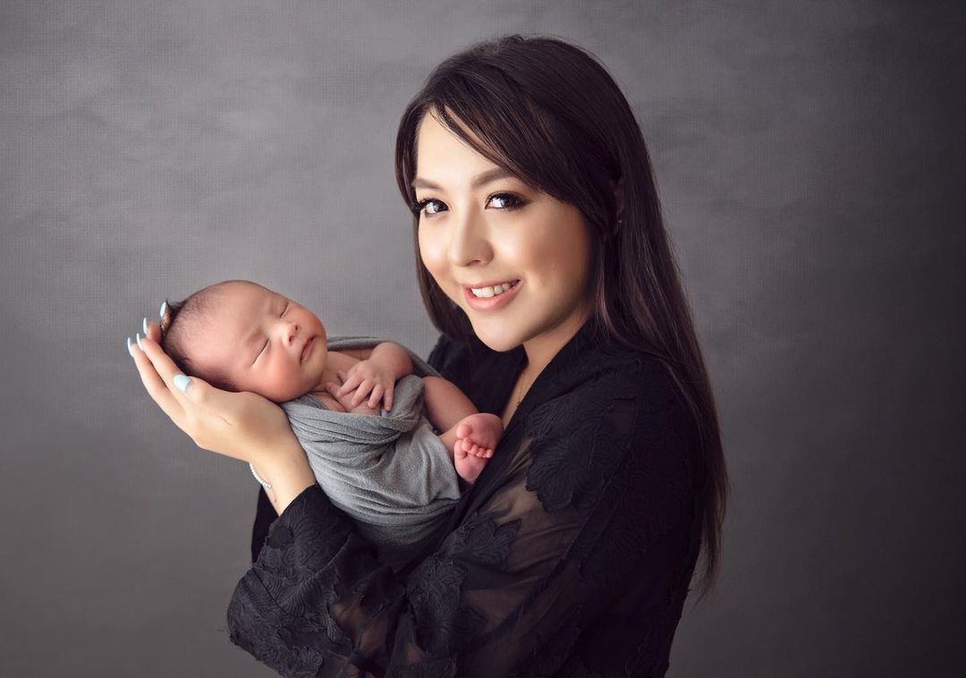 陳瀅靚女家姐曝光,神似混血兒撞樣JW!任職會計師,保養得宜竟已為人母?