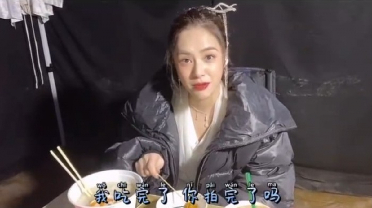 有網民更指阿嬌不用微笑也看到超深邃的法令紋,看起來很顯老,完全遮不掉歲月的痕跡!