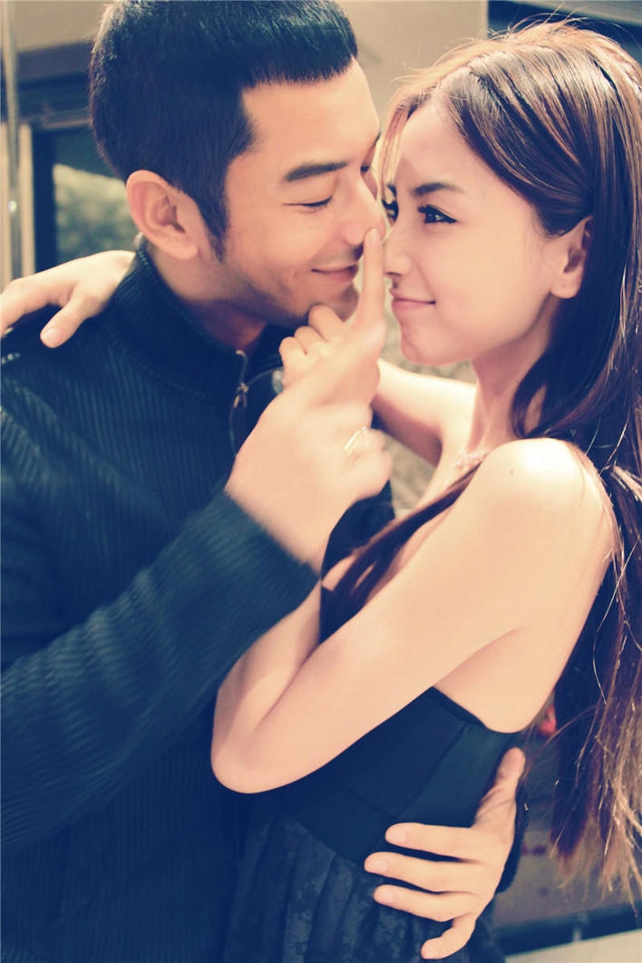 黃曉明和 Angelababy 的離婚傳聞近年愈鬧愈烈