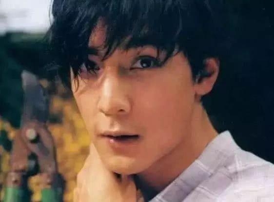 男神吳彥祖於1997年開始當模特兒,後來與馮德倫合作出演《美少年之戀》而正式入電影圈