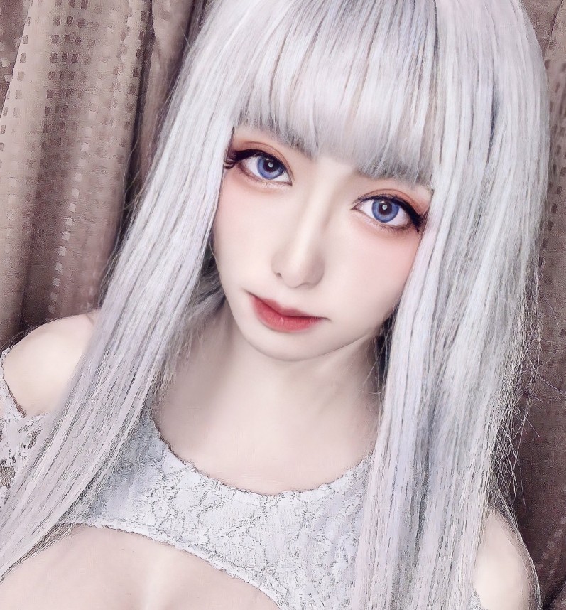 他的cosplay技術完全把性別和年齡都掩蓋掉,為自己換了個新身分,而大眼美女的這個身分亦讓他人氣急升,Twitter上更有接近兩萬粉絲。