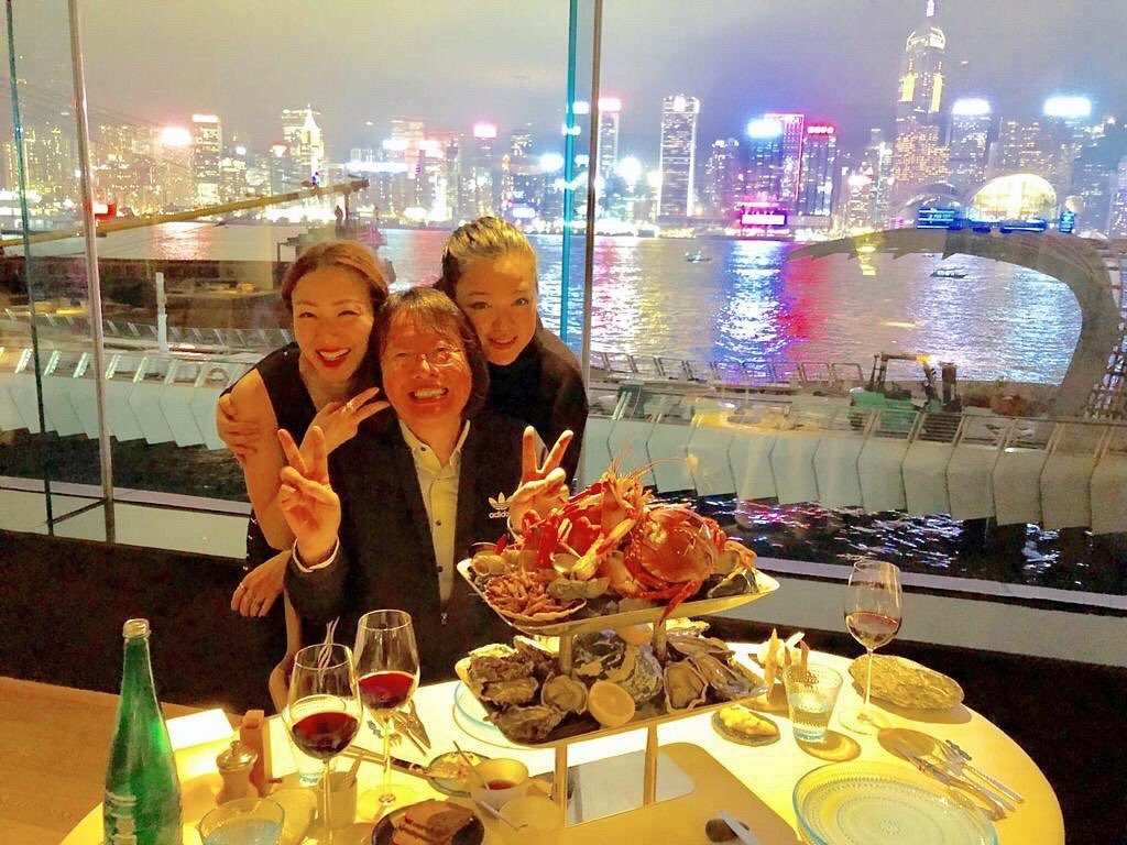 前港姐李珊珊分享抗情緒病經歷,曾因身材走樣被嘲「肥婆」,幸得鄭秀文陪伴將她拉出深淵
