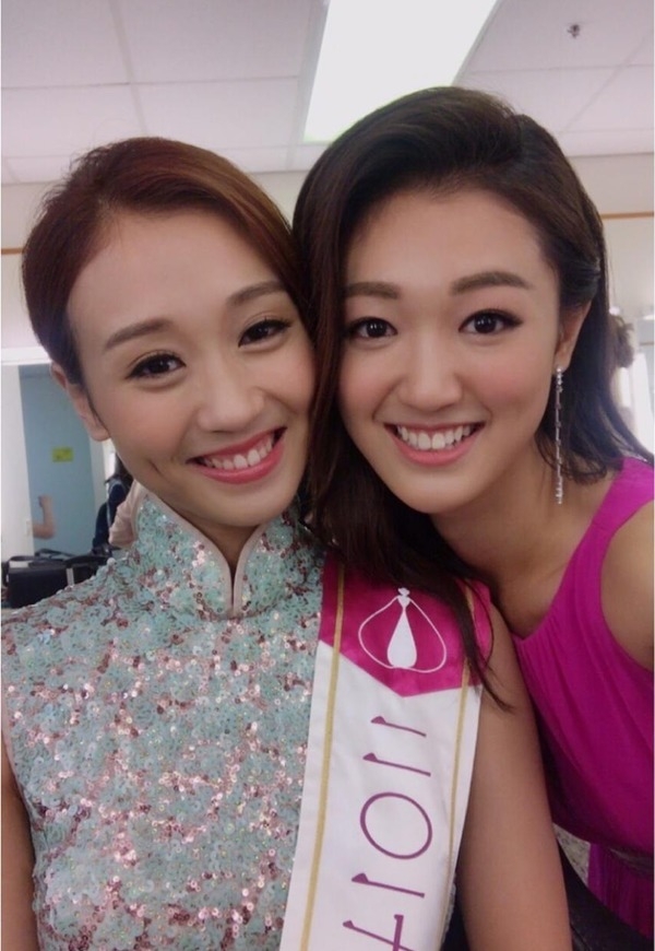 香港娛樂圈富二代-在2016年及2017年有份參選香港小姐的兩姊妹「張寶兒」以及「張寶欣」分別奪得了「友誼小姐」的獎項,兩人在演藝事業發展平平