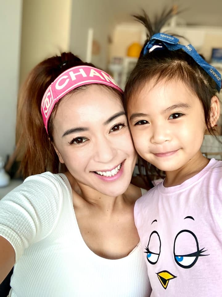 梁芷珮Christy帶8歲囡囡染髮/被鬧變飛女唔識教女