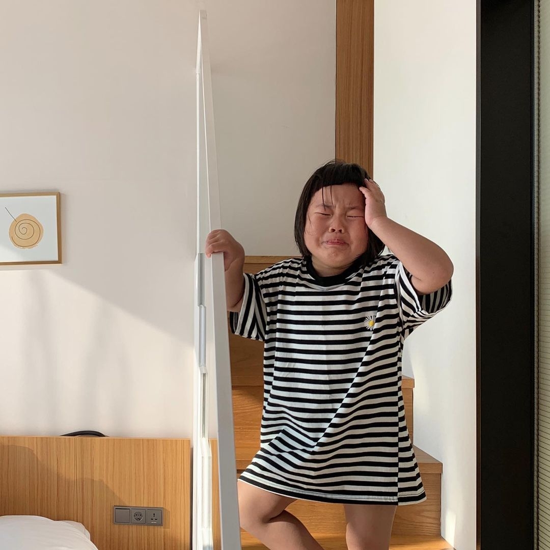 韓國6歲「大嬸系小妹妹」爆紅!超浮誇表情+可愛雙下巴散發超強喜感,吸近14萬粉絲