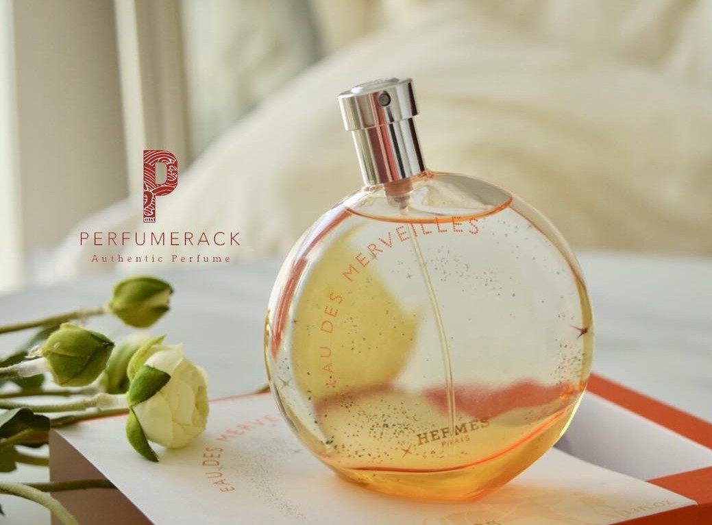 HERMÈS自2004年推出的「橘彩星光(EAU DES MERVEILLES)」香水後,以經典的香馬仕橘色打造而成