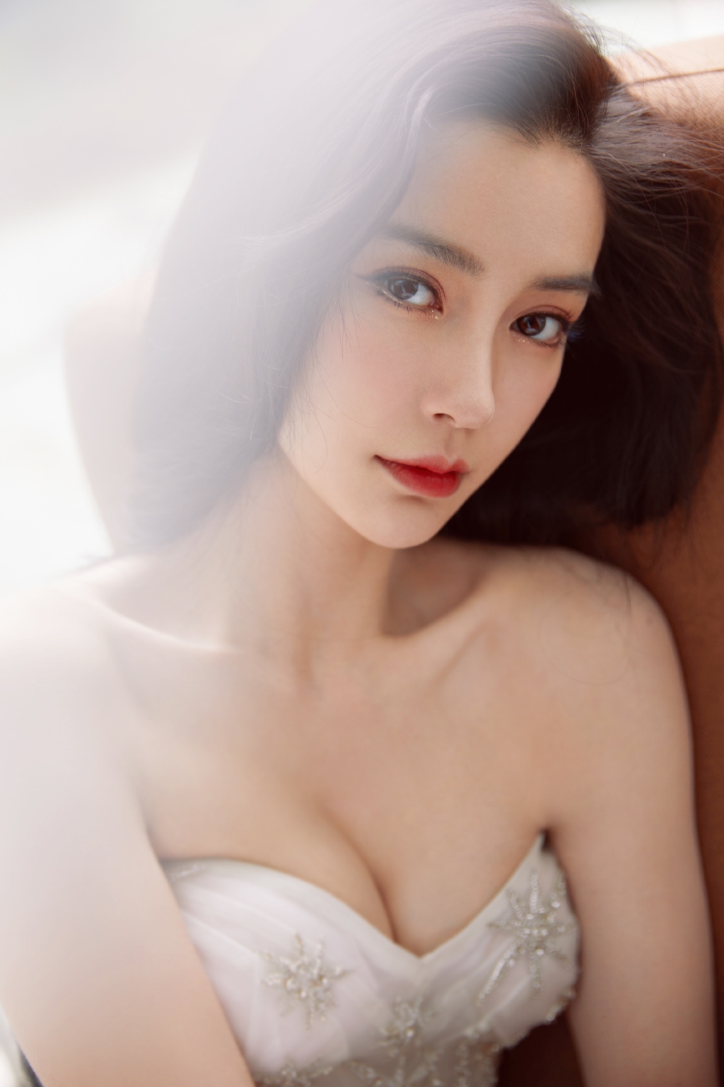 Angelababy被導演劉信達炮轟「中國人卻用洋名」/網民提議改名安琪拉嬰兒/天使寶寶