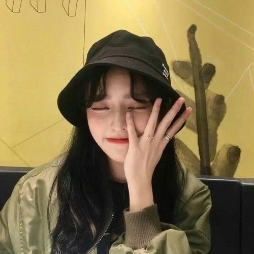 【打卡Pose技巧】圓臉、方臉看過來!無需修圖,5招教你瘦臉兼拍出自然甜美照片