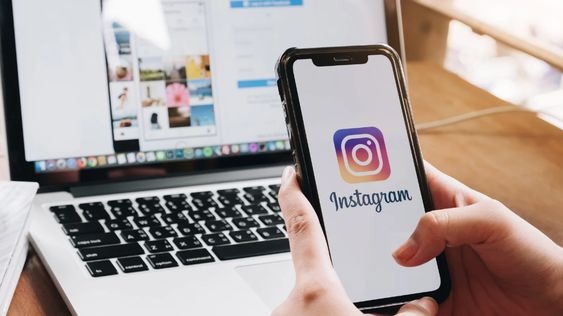 Instagram(IG)成為了近年全球年輕人最盛行的社交媒體之一,以照片為主導的平台,除了可以分享生活照之外,也可以發佈偏藝術/隨性的照片,而文字用量都相對變得較少。現在的年輕人使用IG也十分聰明,動不動就可擁有幾千個追蹤者(Followers),他們的秘密工具有可能是靠Hashtag功能喔~