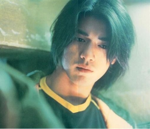 金城武相繼出演不少大導演的電影作品,如杜琪峰《向左走向右走》、張藝謀《十面埋伏》等,不論是文藝愛情片或是商業動作片全都片約不斷