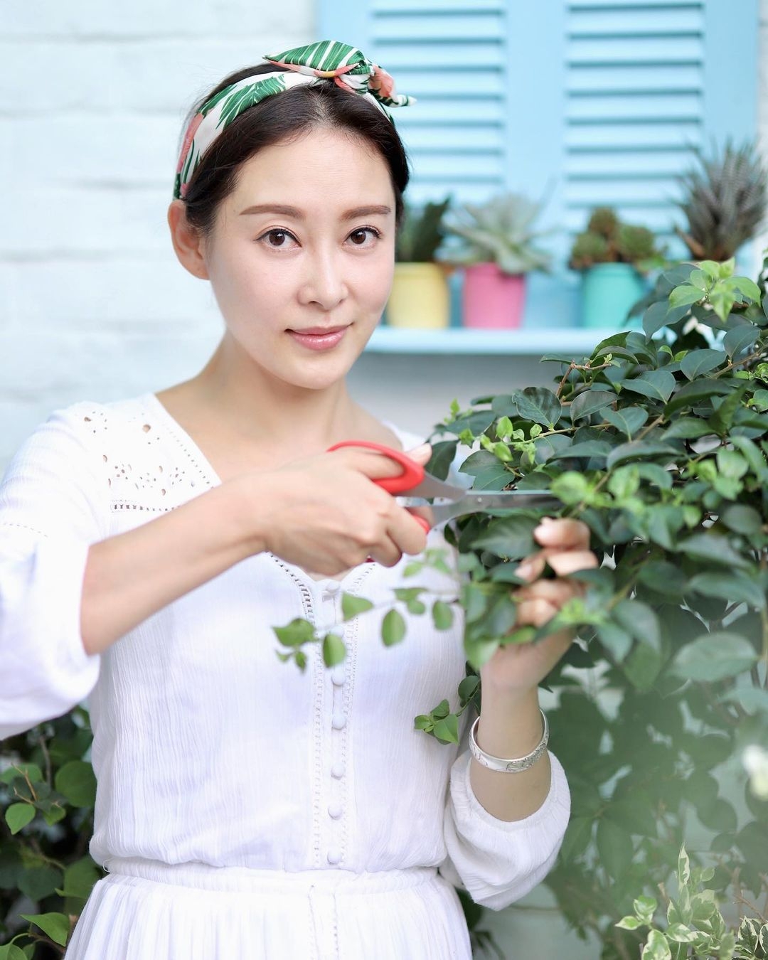 楊卓娜為「燈箱大王」誕女卻未結婚！落力照顧兩繼女，港版璀璨帝國Cherie？