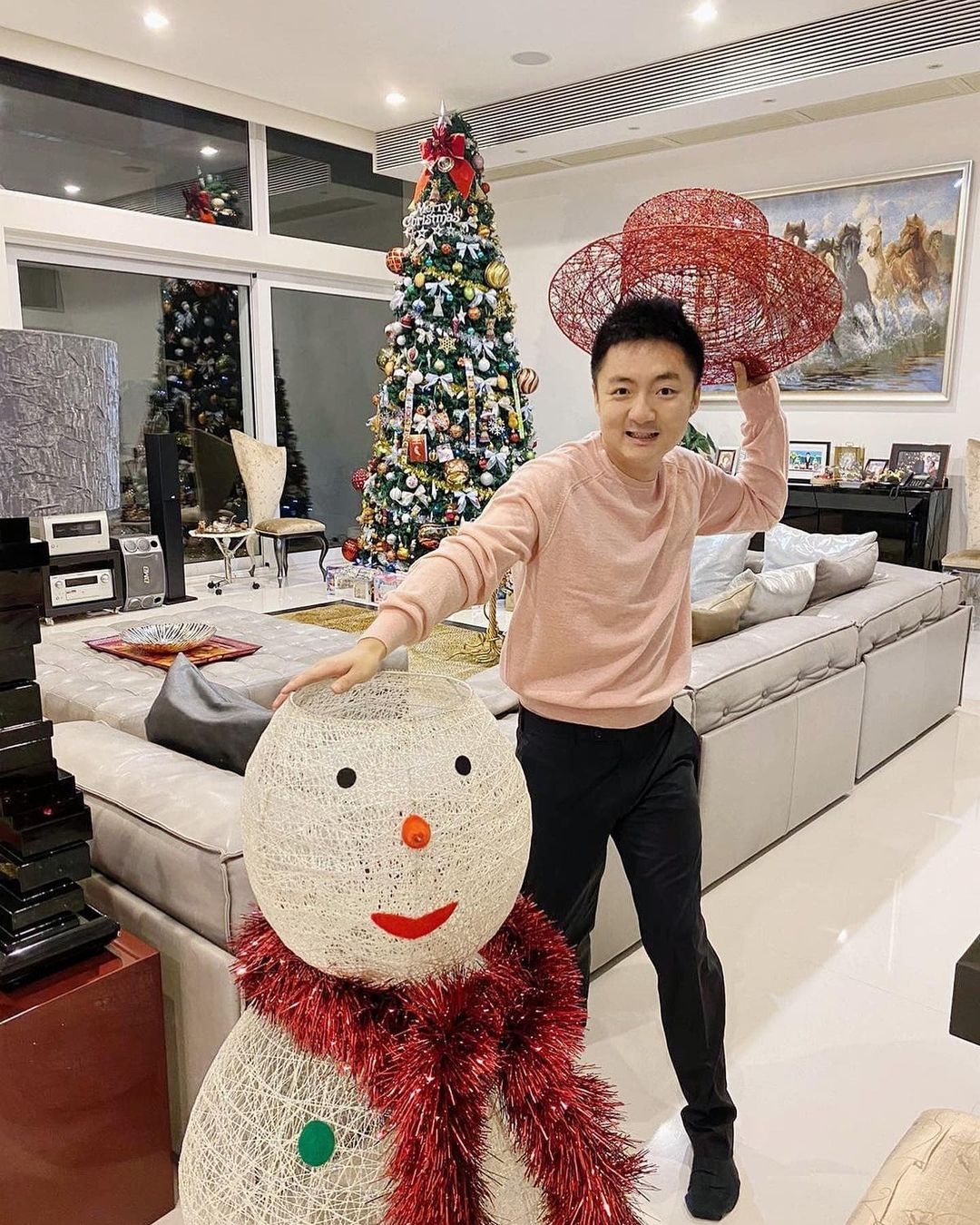 30歲億萬富三代鍾培生大起底!萬呎豪宅曝光,