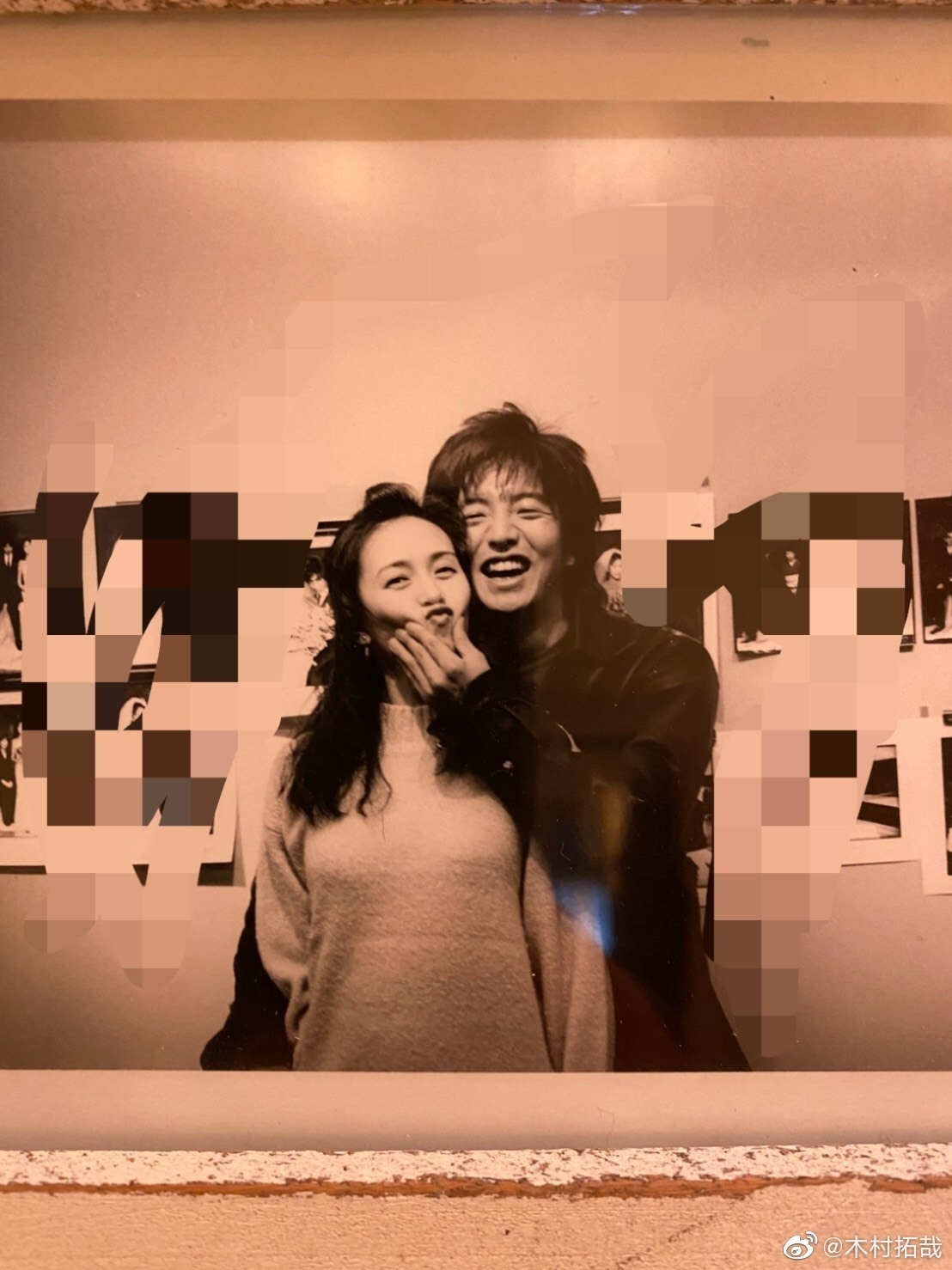 在木村拓哉事業最當紅的時期,2000年的他卻宣布封盤,與工藤靜香結婚!不少粉絲都難以接受,更不斷攻擊工藤靜香