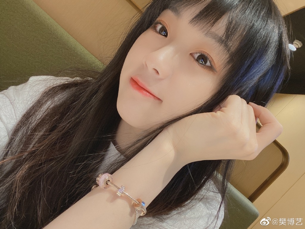 華晨宇張碧晨未婚生女搏嫁入豪門/華晨宇給2.4億安家費拒婚/新歡樊博藝