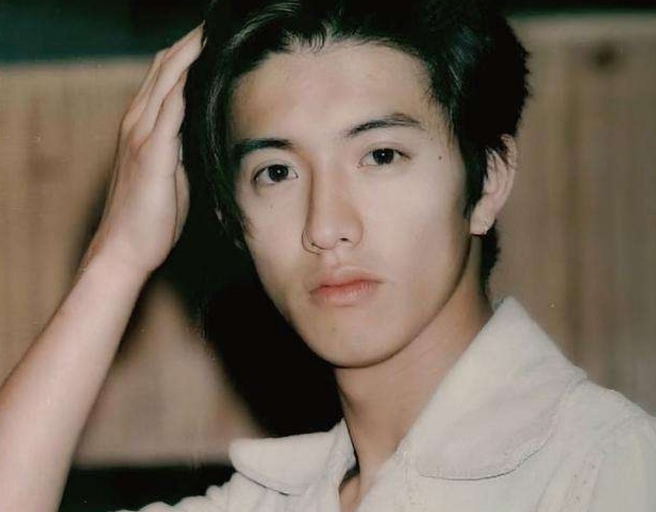 木村拓哉除了是當紅的日劇男主角,他的時尚穿搭亦成為潮流指標,只要他代言過的品牌都超熱賣