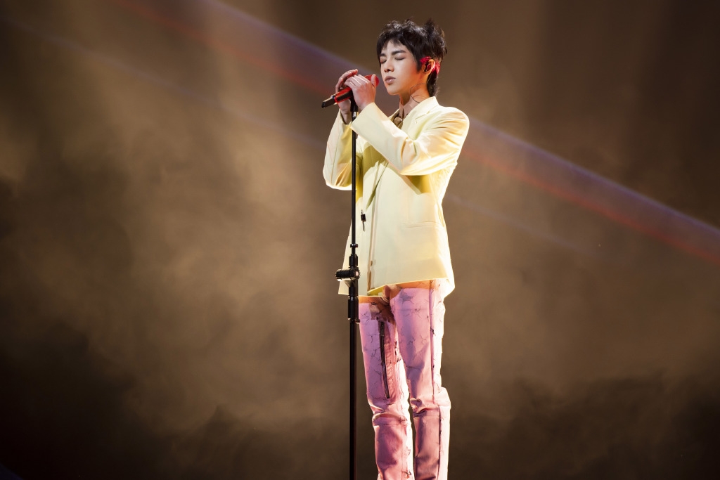 華晨宇張碧晨未婚生女搏嫁入豪門/華晨宇給2.4億安家費拒婚/新歡樊博藝