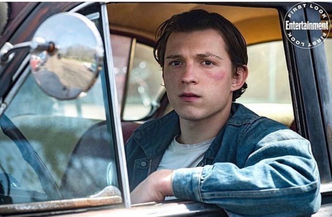 「蜘蛛俠」Tom Holland視像訪問唔著褲?官仔骨骨幕後爆笑一面,網民:係在家工作嘅我