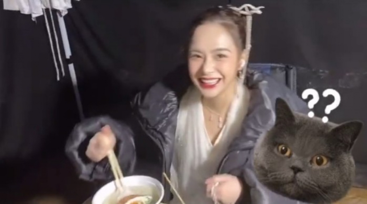 有網民就發現片中的阿嬌突然變了另一個樣,與之前美出新高度的「坦己」樣子截然不同。