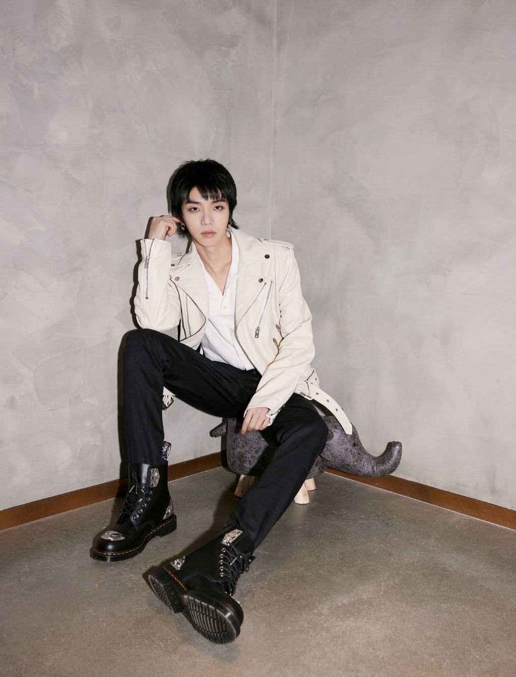 華晨宇張碧晨未婚生女搏嫁入豪門/華晨宇給2.4億安家費拒婚/新歡樊博藝