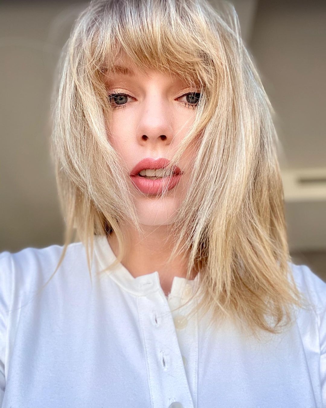 同樣擁有不少亞洲粉絲的天后Taylor Swift,雖然沒有用中文向粉絲拜年,不過在簡短的祝賀裡面也感受到滿滿的祝福!
