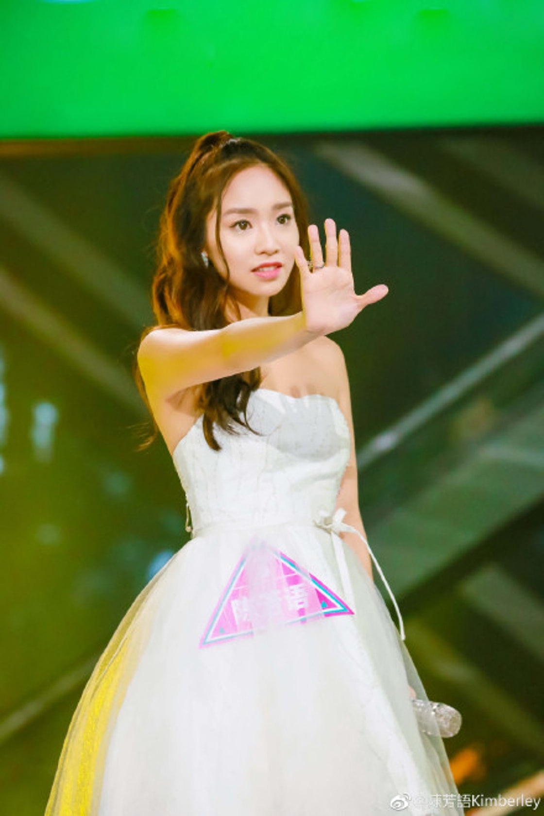 台灣藝人陳芳語(Kimberley)因在2018年參加內地選秀節目《創造101》令她再度翻紅,人氣急升!