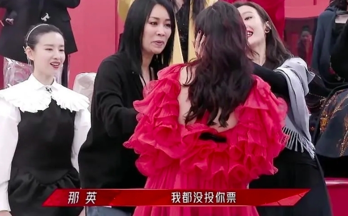 時張柏芝在首次演出時演唱自己的代表作《星語心願》,