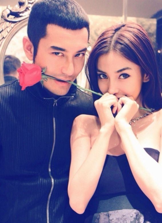 Angelababy(楊穎)、黃曉明最近成為傳媒焦點人物,原因是近年兩人頻頻傳出離婚消息!
