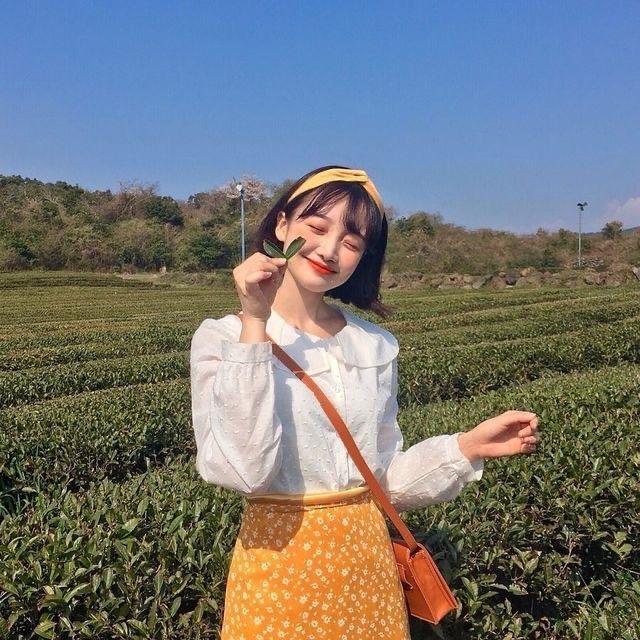 【打卡Pose技巧】圓臉、方臉看過來!無需修圖,5招教你瘦臉兼拍出自然甜美照片