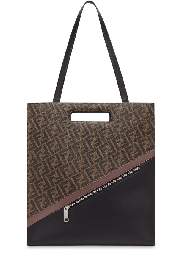 對於著重手袋CP值的朋友來說,FENDI 的 Shopping Bag系列絕對兼具時尚以及實用度的選擇!