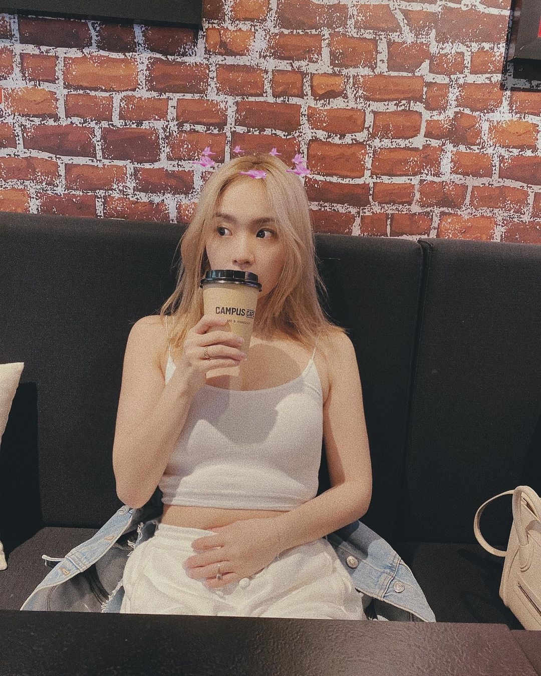 陳芳語繼續控訴節目組不顧其安危,因本身患有氣喘的陳芳語曾不被允許拿藥,才令她在很差的居住環境下發病。