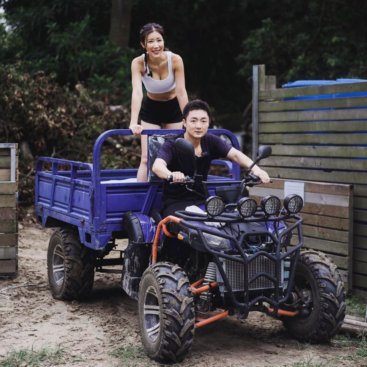 去年鍾培生更曾經被指介入陳婉衡(Alycia)戀情,令她與金融業男友分手!