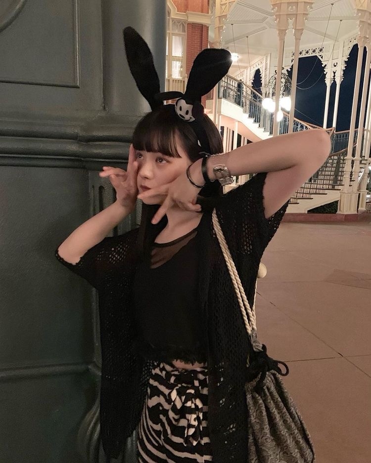 【打卡Pose技巧】圓臉、方臉看過來!無需修圖,5招教你瘦臉兼拍出自然甜美照片
