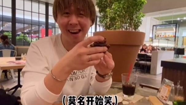 約會過程中,雙方氣氛非常尷尬,因此只過了短短半小時,她就找藉口逃跑。