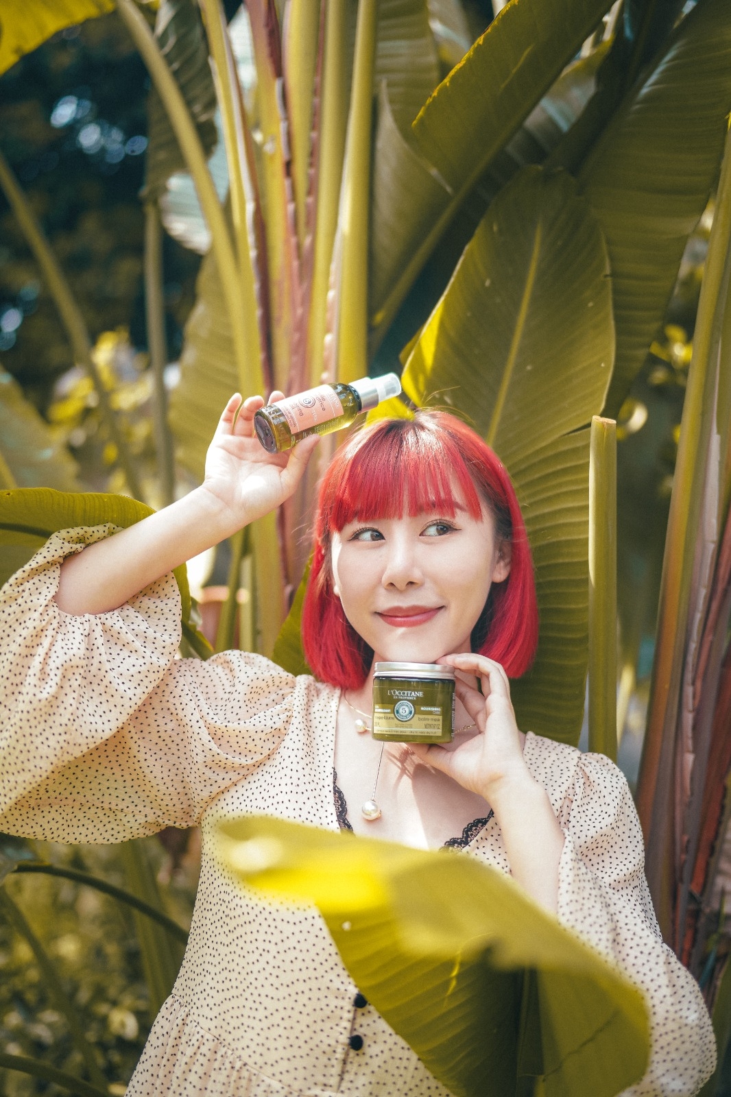 想起網路紅人Polly,必定會想到她signature的紅色頭髮!