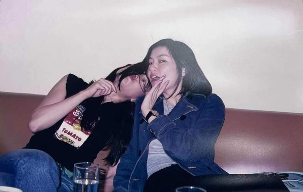 舒淇在社交平台上載了與林熙蕾於2002年所拍下的合照,內文更稱:「老婆,情人節快樂,我們相識都快24年了耶」