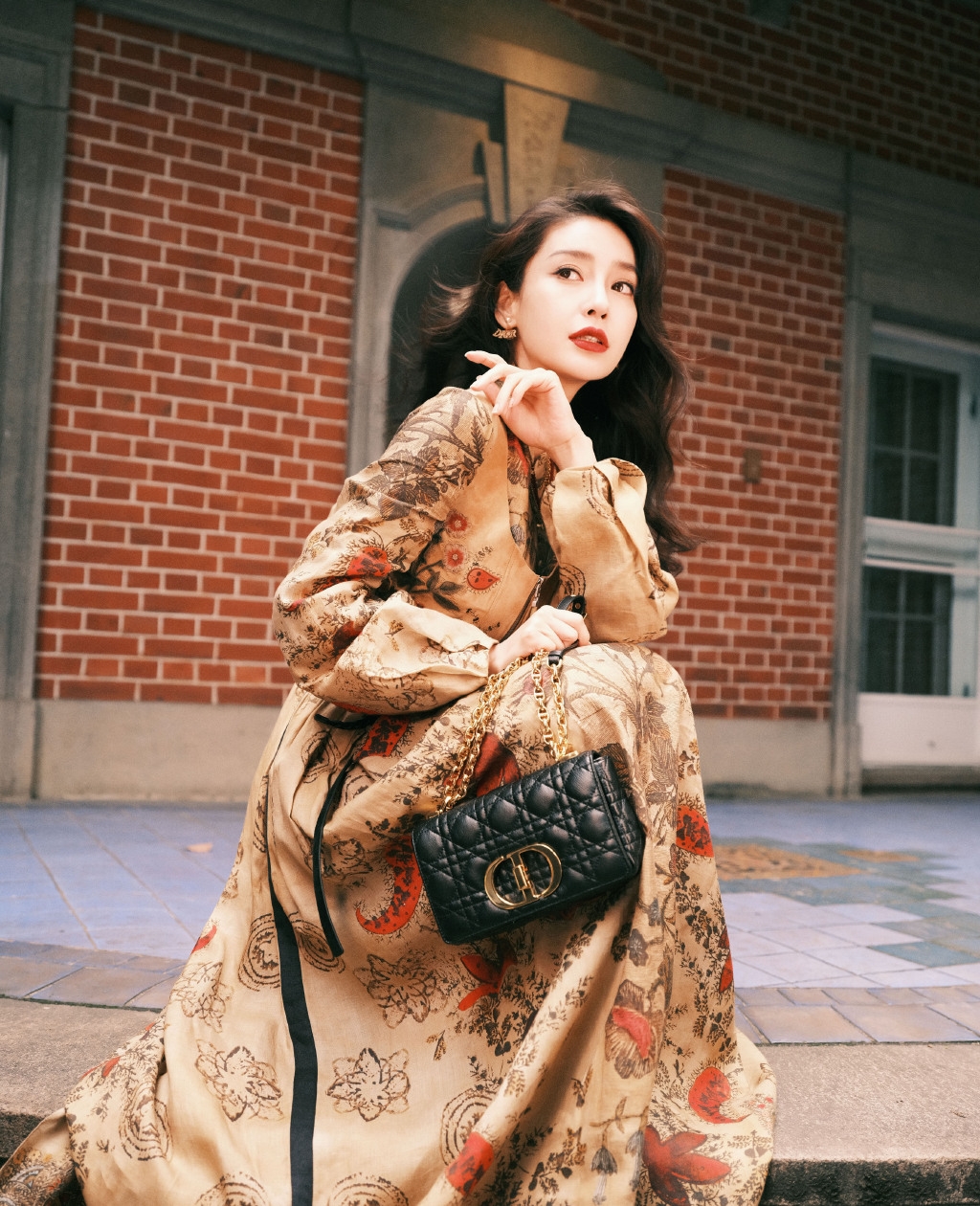 Angelababy黃曉明曬小海綿新相/著母子鞋畫畫溫馨/基因強大一定靚仔