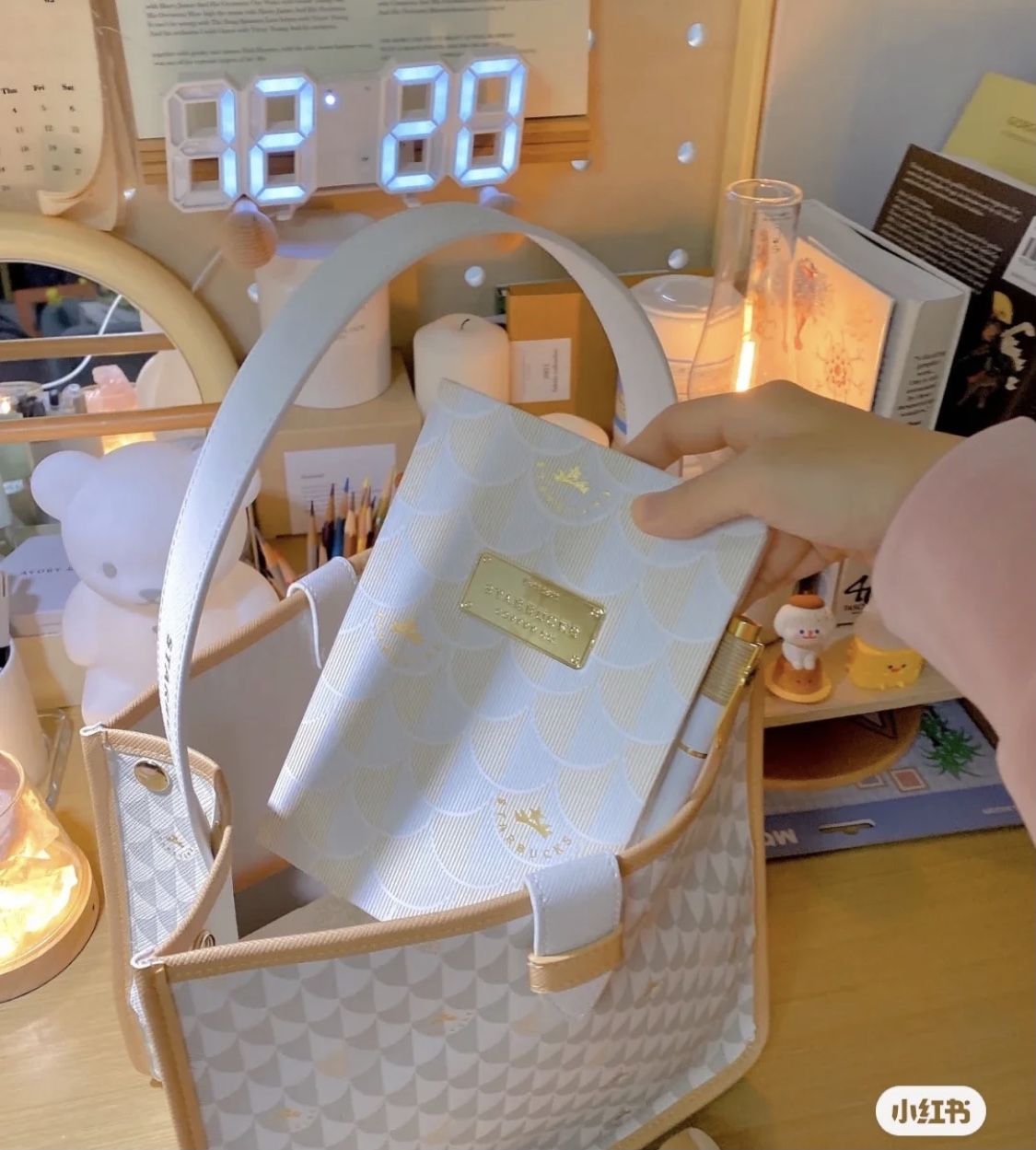 -大陸Starbucks-仿名牌-手袋-週邊-白金魚鱗-LV-星巴克-86