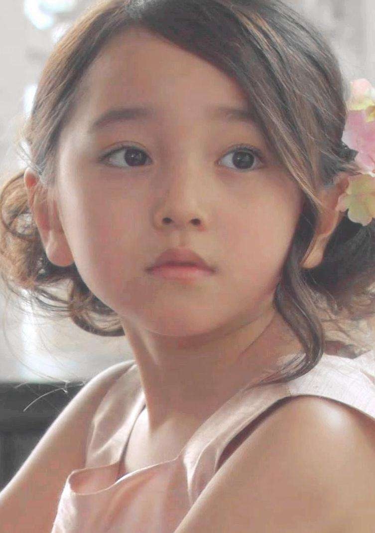 日本最美童星大變臉，昔日洋娃娃外表，今日16歲豐腴外貌，變化之大網民驚呼：認唔出